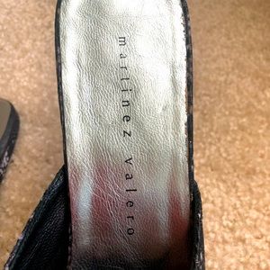 Martinez Valero size 9 mules